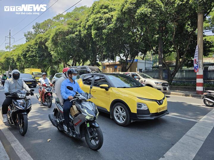 Mỗi cuốc xe một phép tính: Tài xế công nghệ xoay đủ cách giảm hao xăng - Ảnh 5