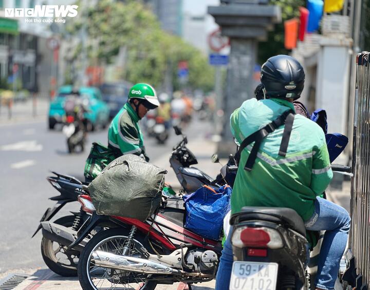 Mỗi cuốc xe một phép tính: Tài xế công nghệ xoay đủ cách giảm hao xăng - Ảnh 1