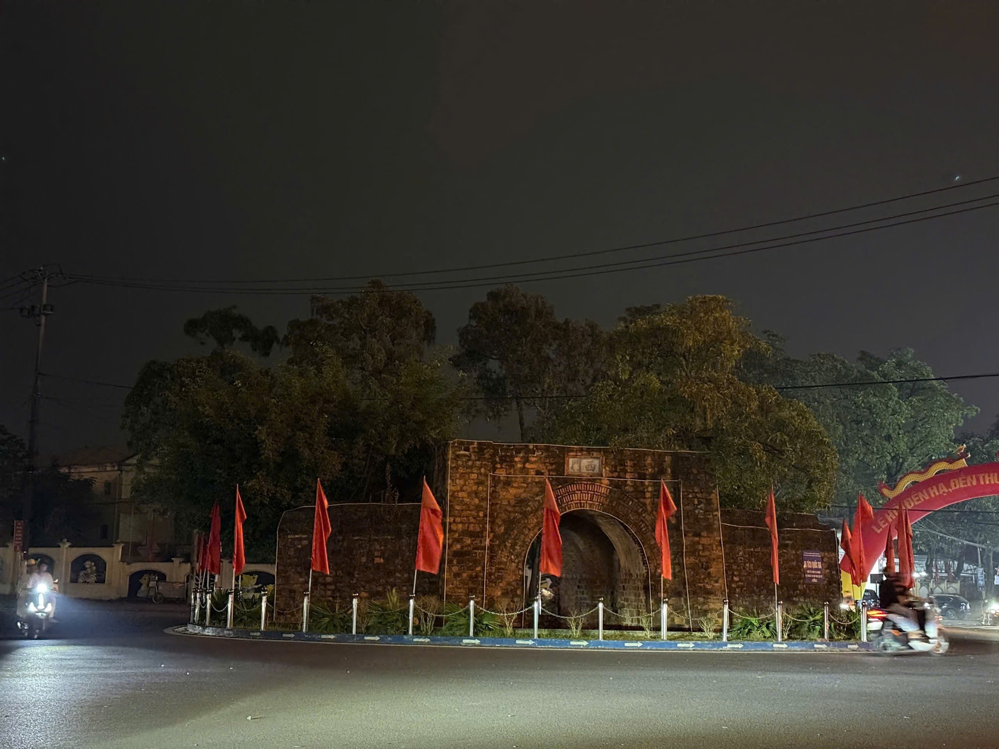 Số tiền điện tiết kiệm được sau 1 giờ tắt đèn của cả nước - Ảnh 1