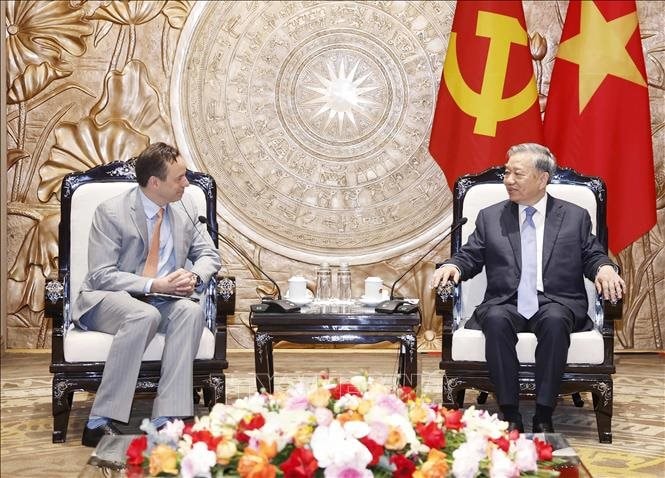 Gặp Tổng Bí thư, DN Mỹ kế thừa di sản của Thomas Edison tiết lộ Việt Nam là nước châu Á đầu tiên được chọn - Ảnh 2