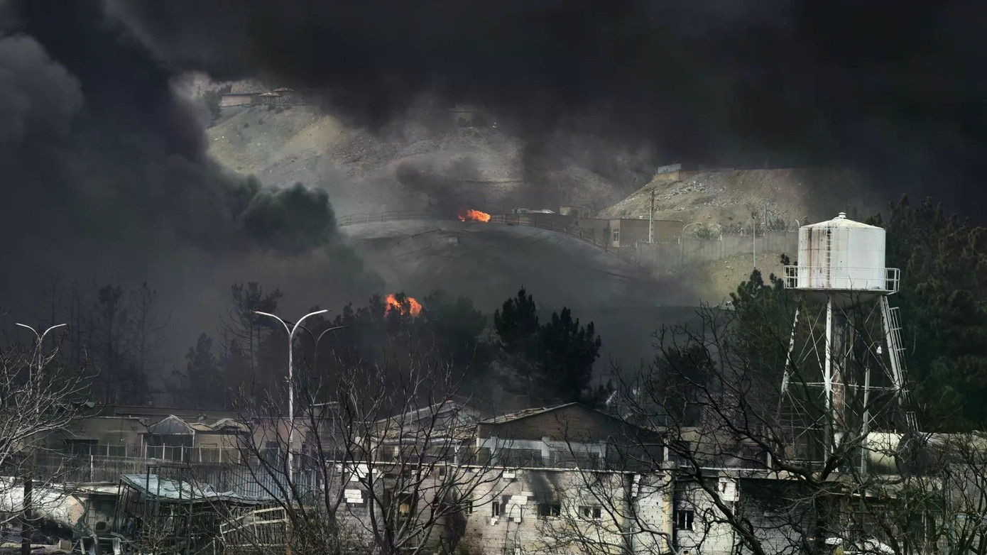 Mỹ quan ngại cuộc tấn công của Israel vào cơ sở dầu mỏ Iran - Ảnh 1