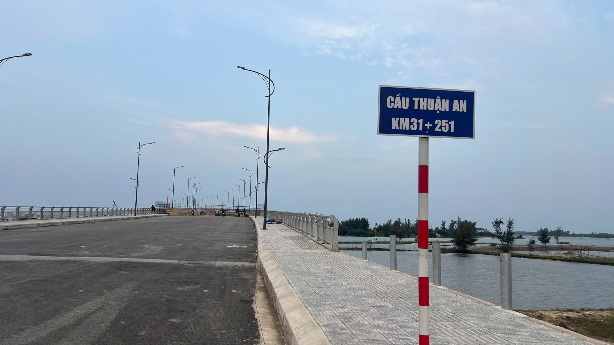 Diễn biến mới vụ việc 2 cầu trùng tên ở Huế - Ảnh 1