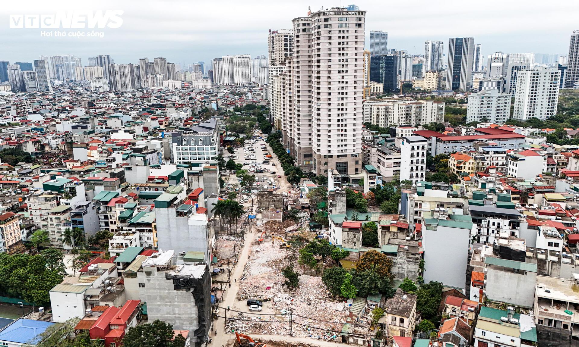 Hà Nội 'thần tốc' phá dỡ loạt công trình để làm đường Vành đai 2,5 - Ảnh 1