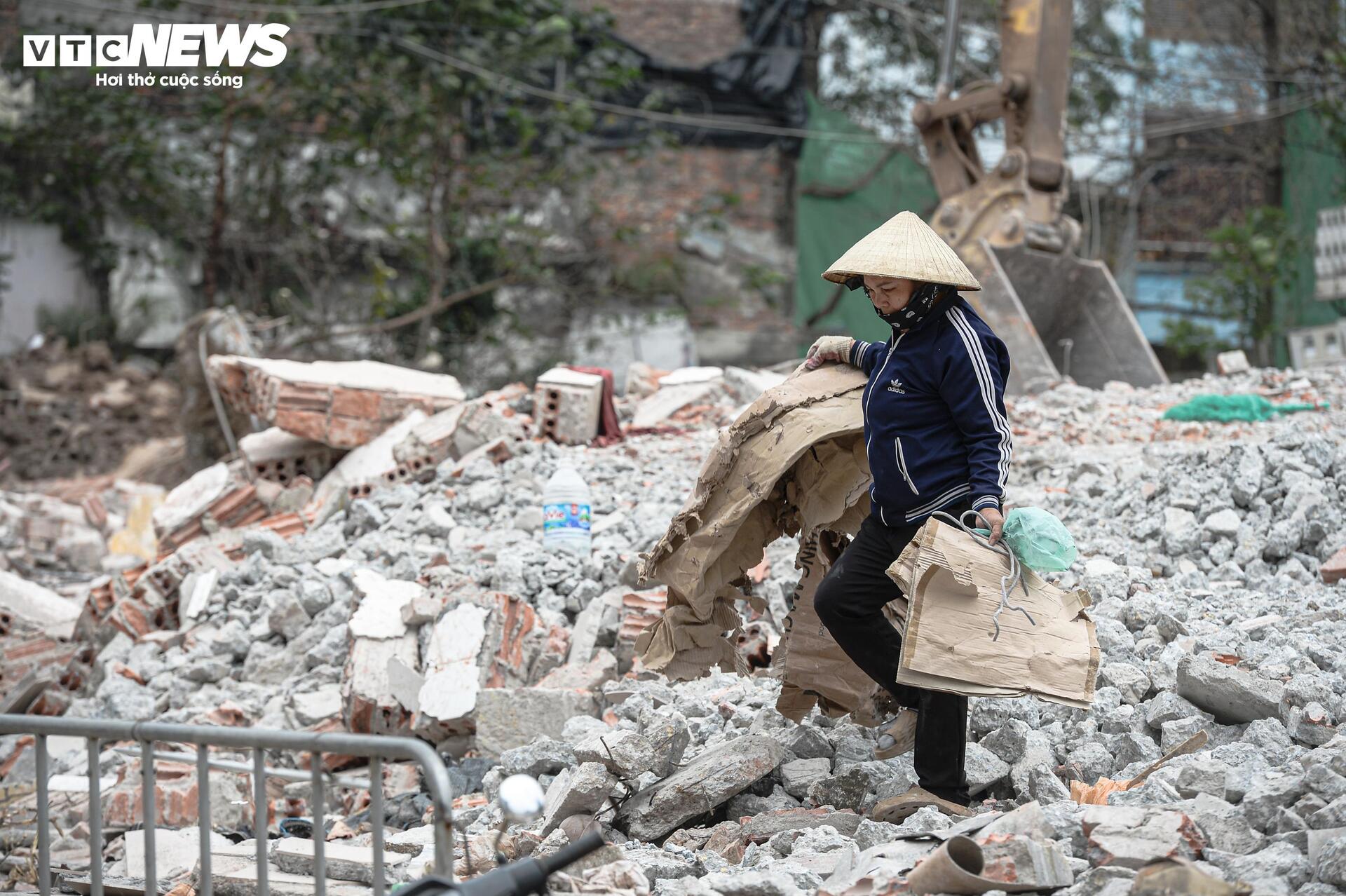 Hà Nội 'thần tốc' phá dỡ loạt công trình để làm đường Vành đai 2,5 - Ảnh 11