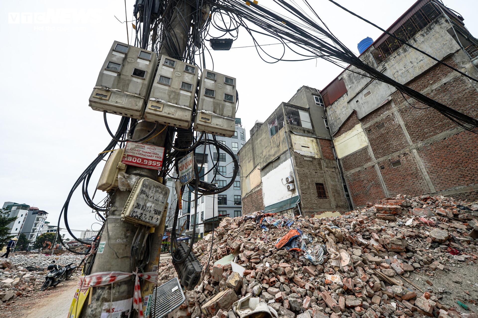 Hà Nội 'thần tốc' phá dỡ loạt công trình để làm đường Vành đai 2,5 - Ảnh 13