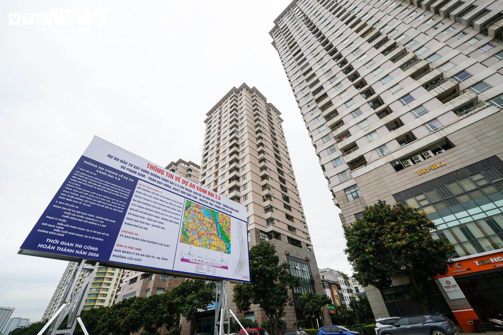 Hà Nội 'thần tốc' phá dỡ loạt công trình để làm đường Vành đai 2,5 - Ảnh 3