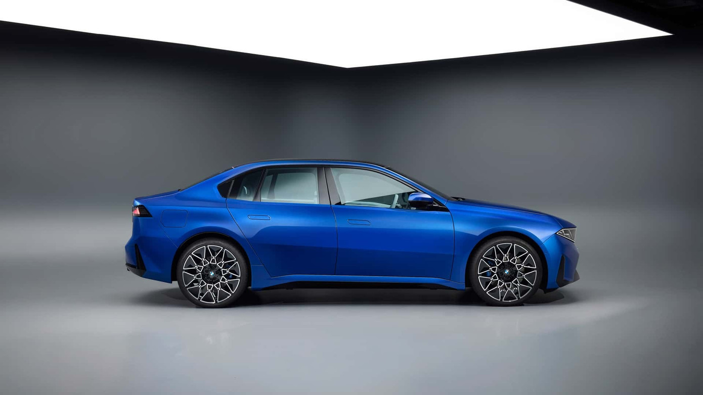 BMW trình làng xe điện mới đi được 900 km/lần sạc - Ảnh 4