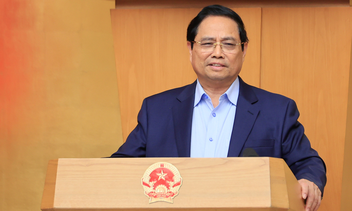 Thủ tướng: Nghiên cứu nâng hạn mức thu nhập người mua NƠXH lên 25-27 triệu/tháng - Ảnh 1