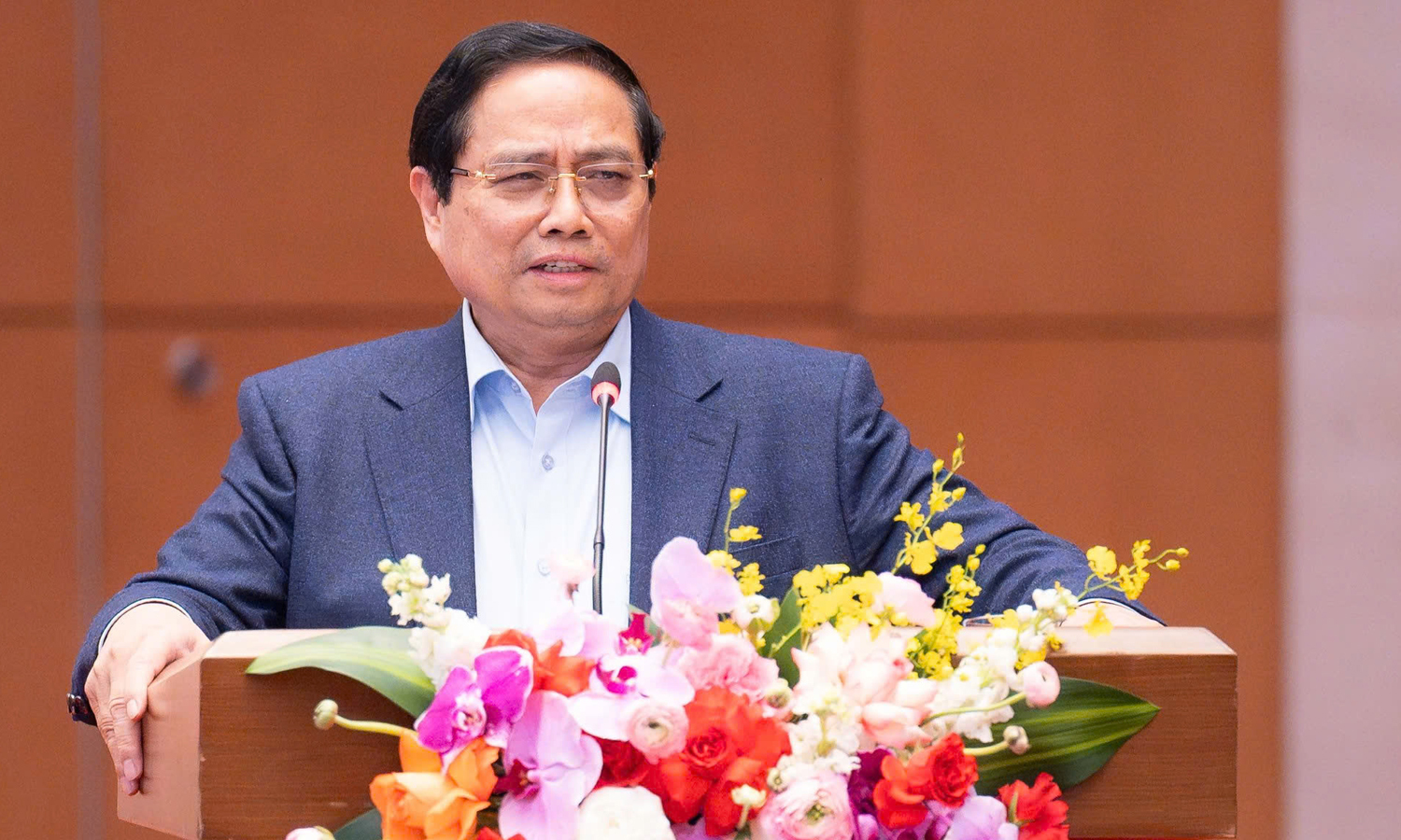 Thủ tướng: Đã huy động 4 triệu thùng dầu từ đối tác để bảo đảm nguồn cung - Ảnh 1