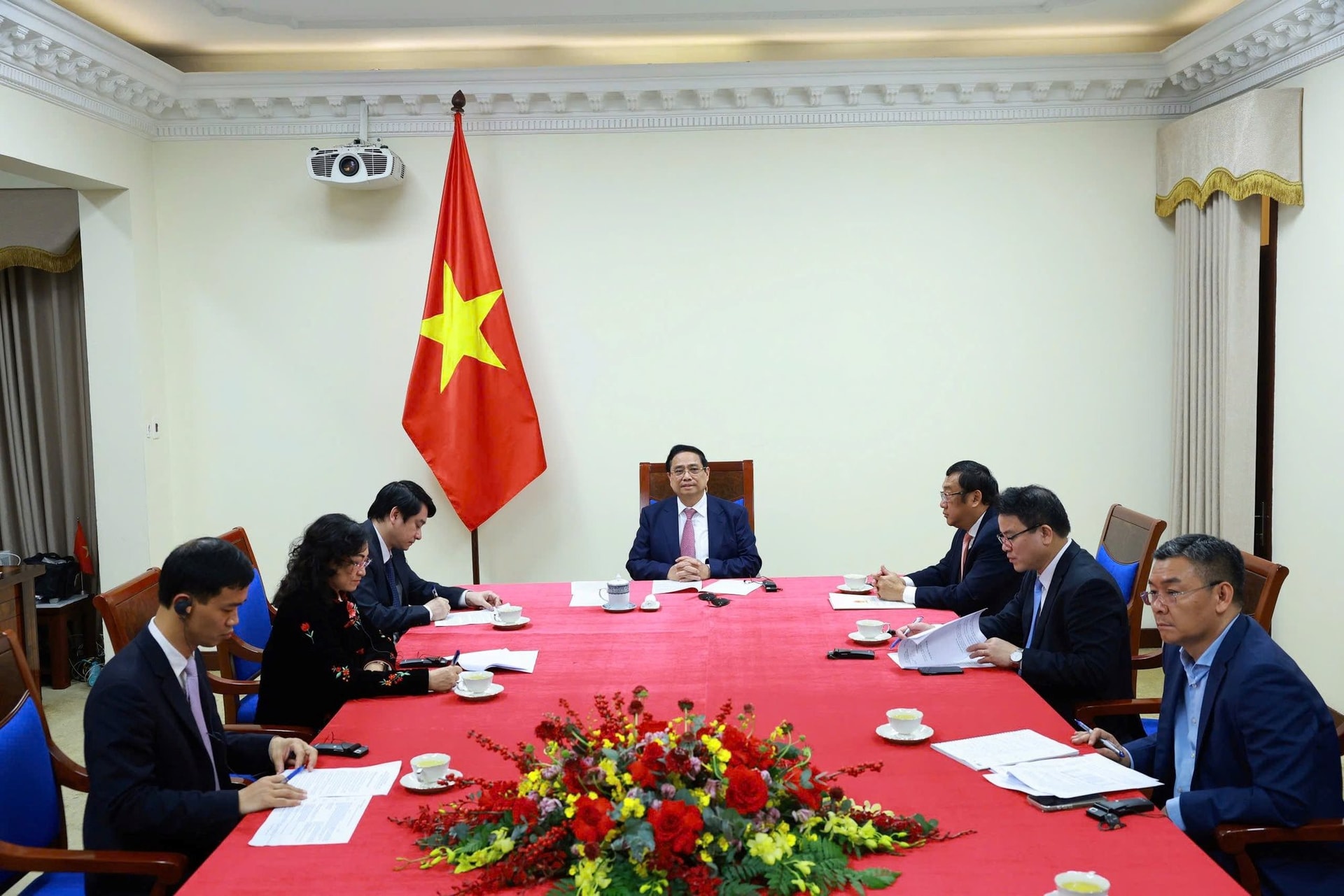 Thủ tướng điện đàm với lãnh đạo quốc gia cung cấp dầu mỏ hàng đầu châu Phi, đề nghị hỗ trợ Việt Nam - Ảnh 1