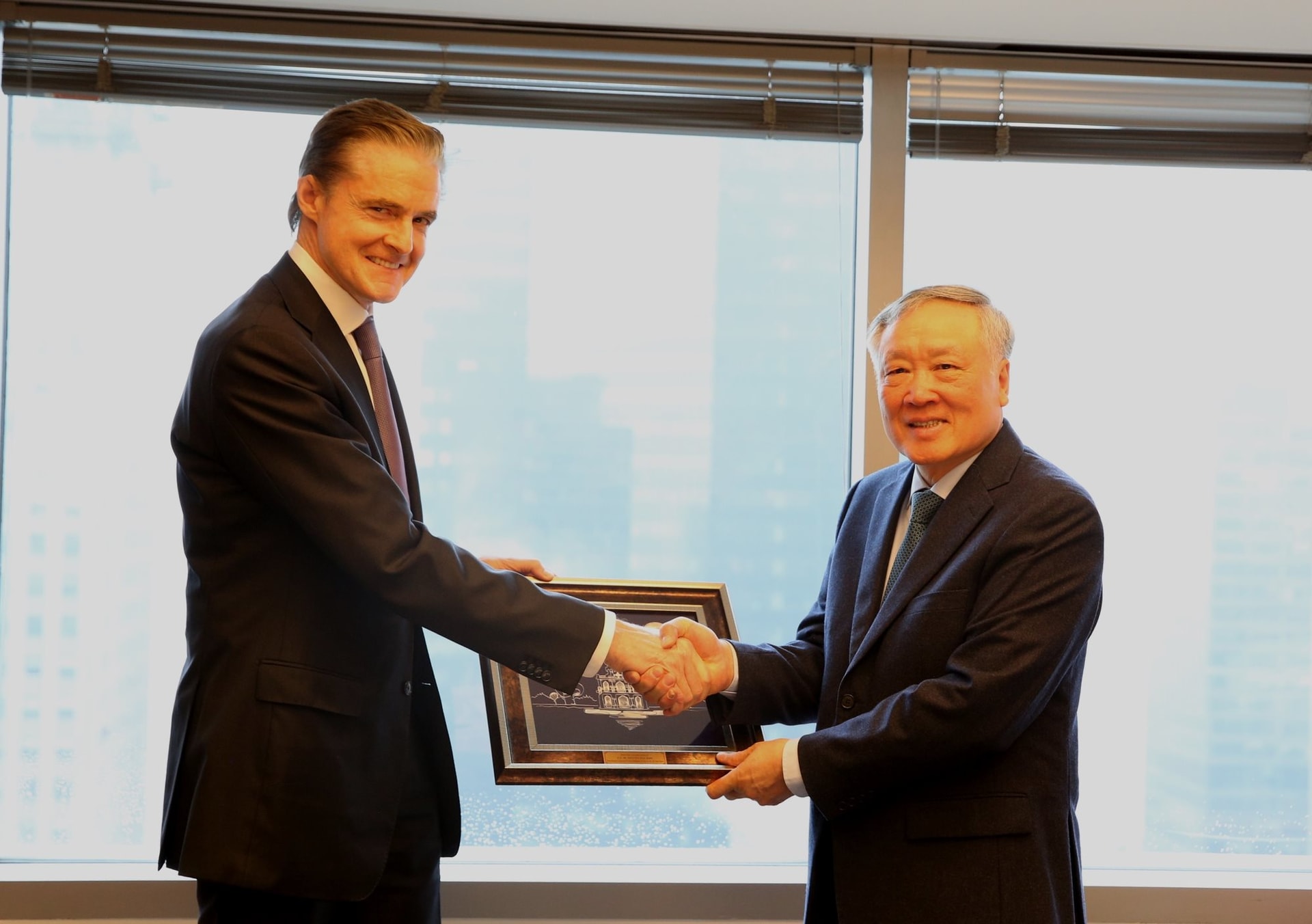 Đón tin vui từ Quỹ đầu tư tư nhân 100 tỷ USD của Mỹ - Ảnh 1