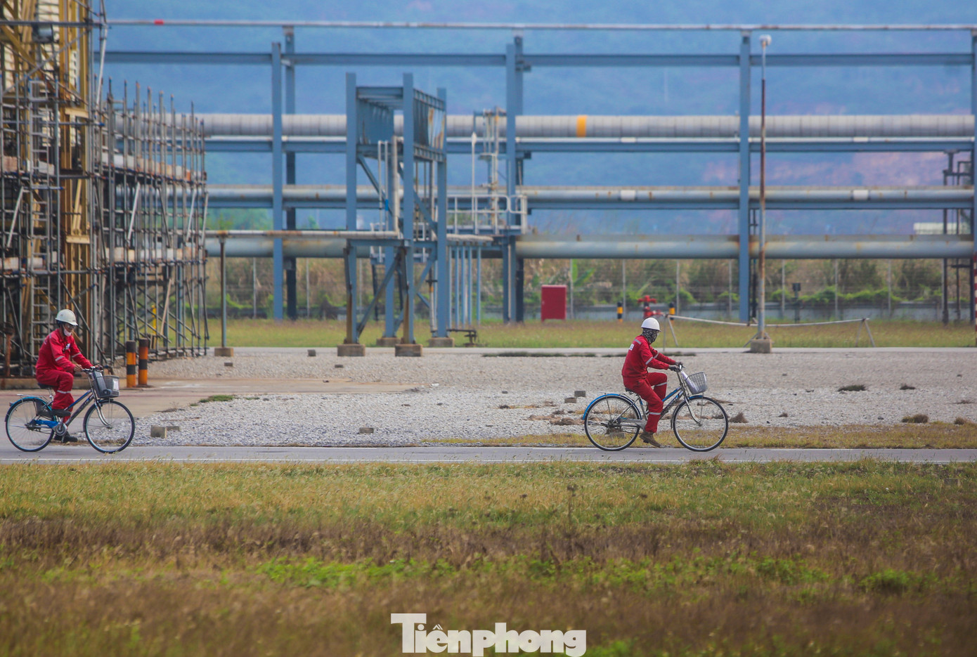 Cận cảnh nhà máy lọc hóa dầu lớn nhất nước - Ảnh 10