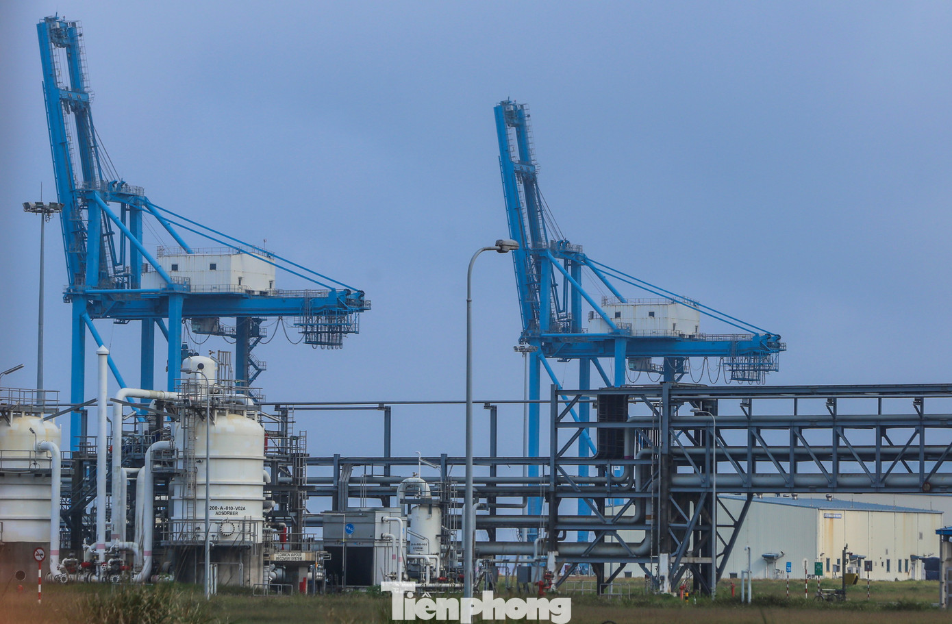 Cận cảnh nhà máy lọc hóa dầu lớn nhất nước - Ảnh 14