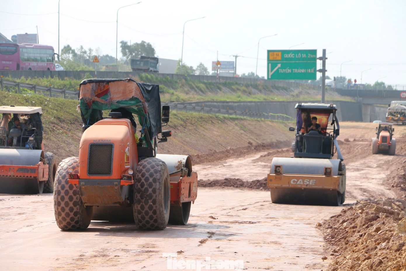 Hối hả trên công trình trọng điểm - Ảnh 2