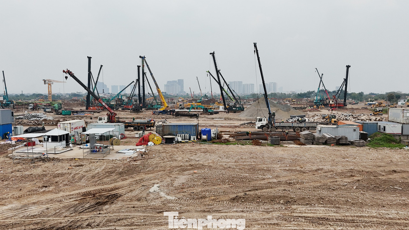 Sân vận động 60.000 chỗ ngồi, đủ tiêu chuẩn tổ chức World Cup dần thành hình - Ảnh 8