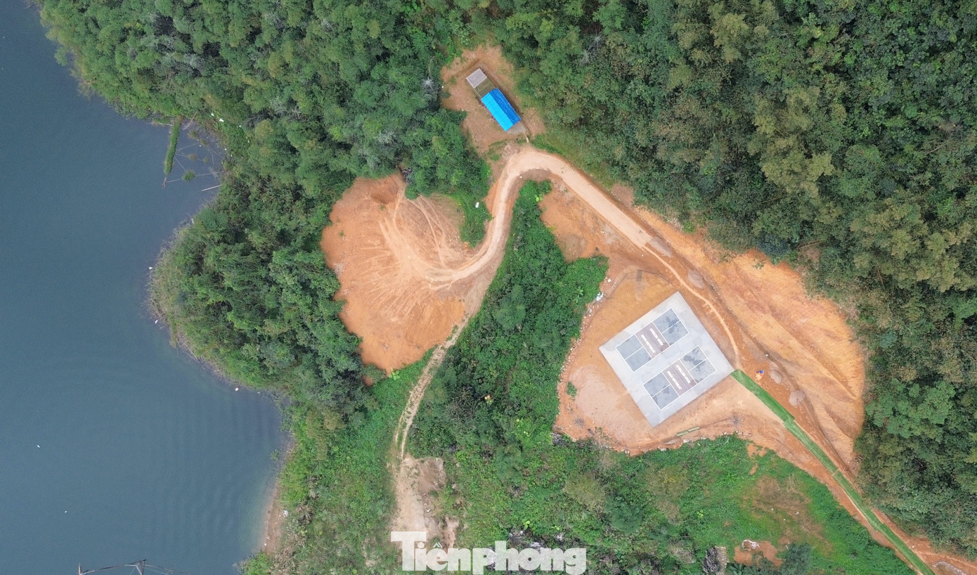 Chủ tịch tỉnh Phú Thọ chỉ đạo kiểm tra, làm rõ vụ bạt núi, lấn hồ Hòa Bình - Ảnh 1