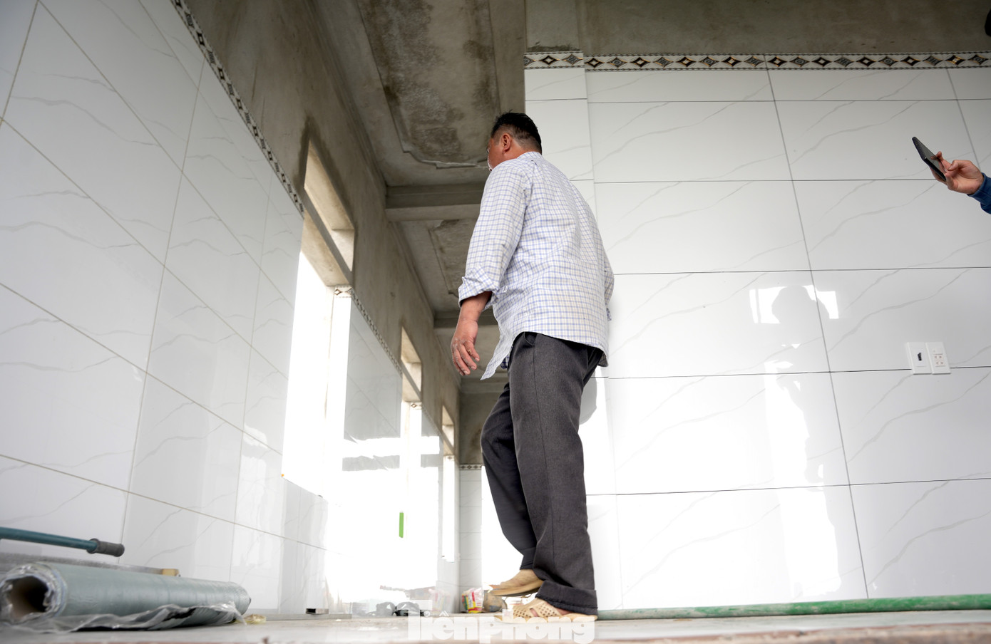 Bất ngờ về người đàn ông mù rong ruổi bán tăm, xây căn nhà 5 tỷ đồng - Ảnh 12
