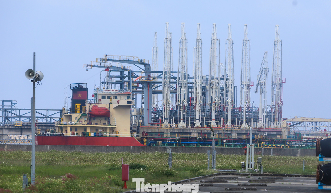 Cận cảnh nhà máy lọc hóa dầu lớn nhất nước - Ảnh 13