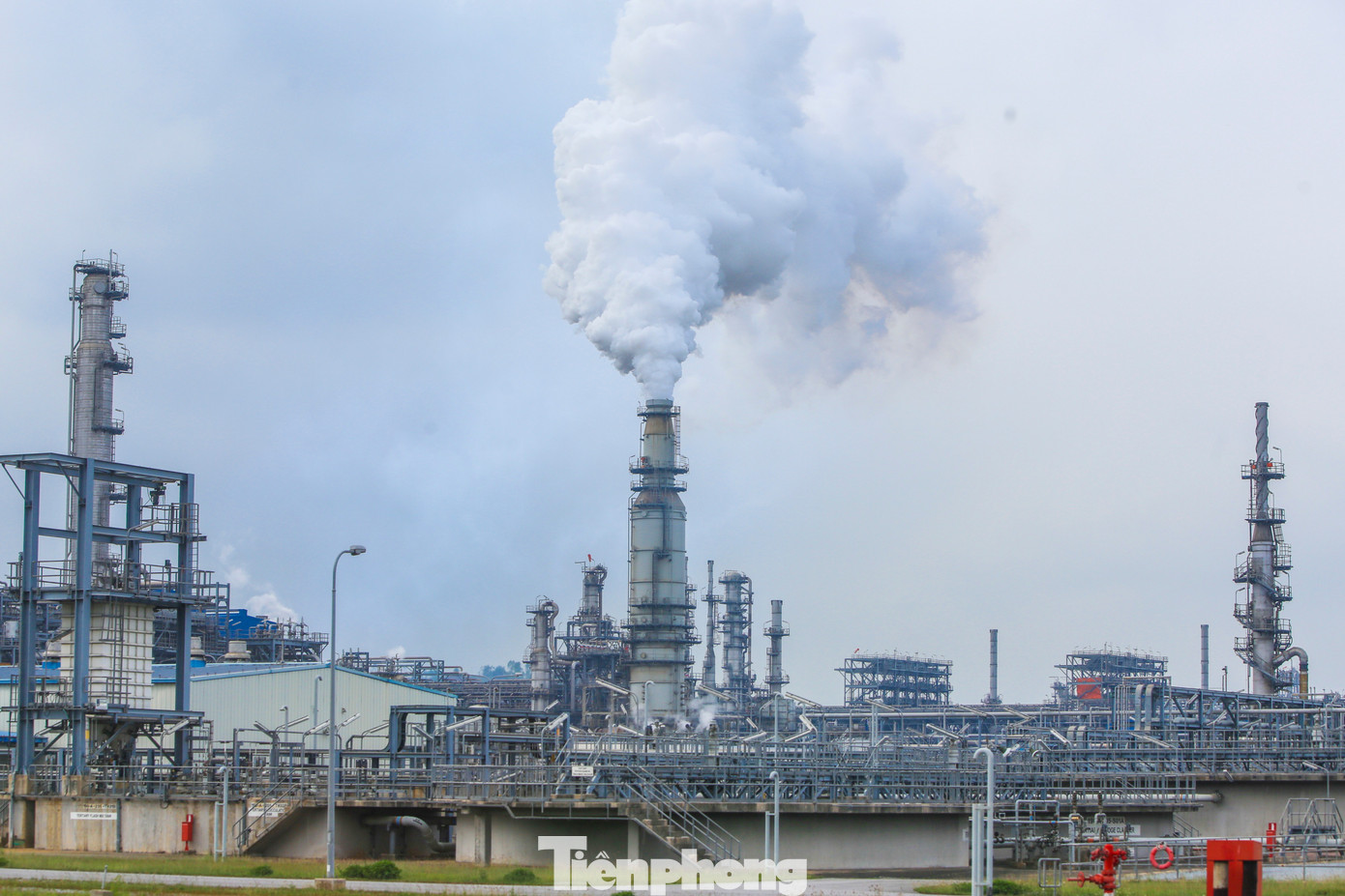 Cận cảnh nhà máy lọc hóa dầu lớn nhất nước - Ảnh 8