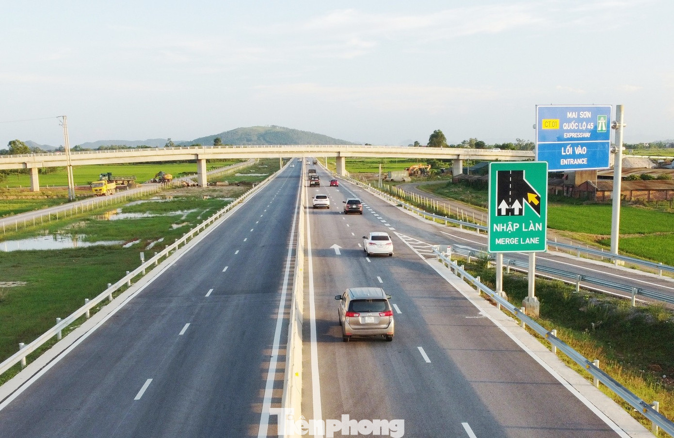 Tận thấy các trạm thu phí tự động hiện đại vừa vận hành trên cao tốc Bắc - Nam - Ảnh 2