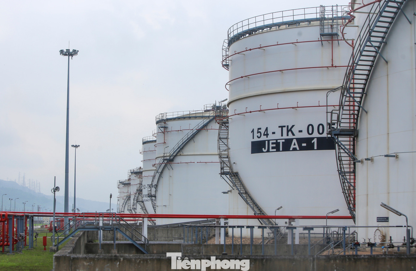 Cận cảnh nhà máy lọc hóa dầu lớn nhất nước - Ảnh 17