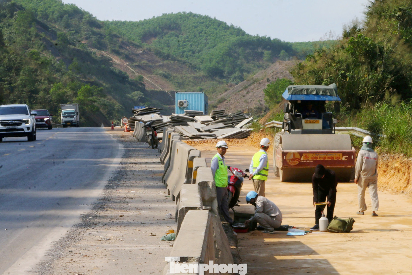 Hối hả trên công trình trọng điểm - Ảnh 5