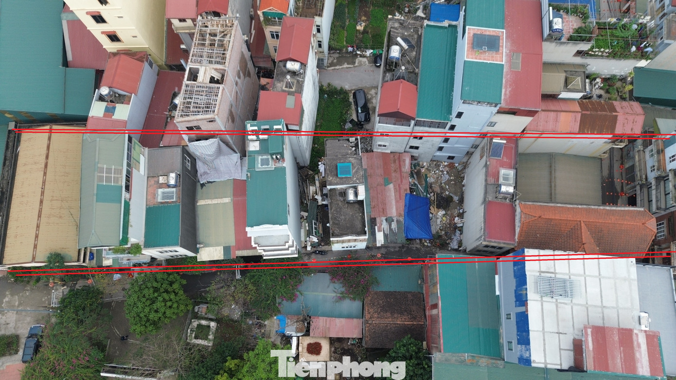 Hà Nội: Hy hữu 14 hộ dân có nhà, đất 'đè' lên một nửa phần đất của nhà bên cạnh - Ảnh 3