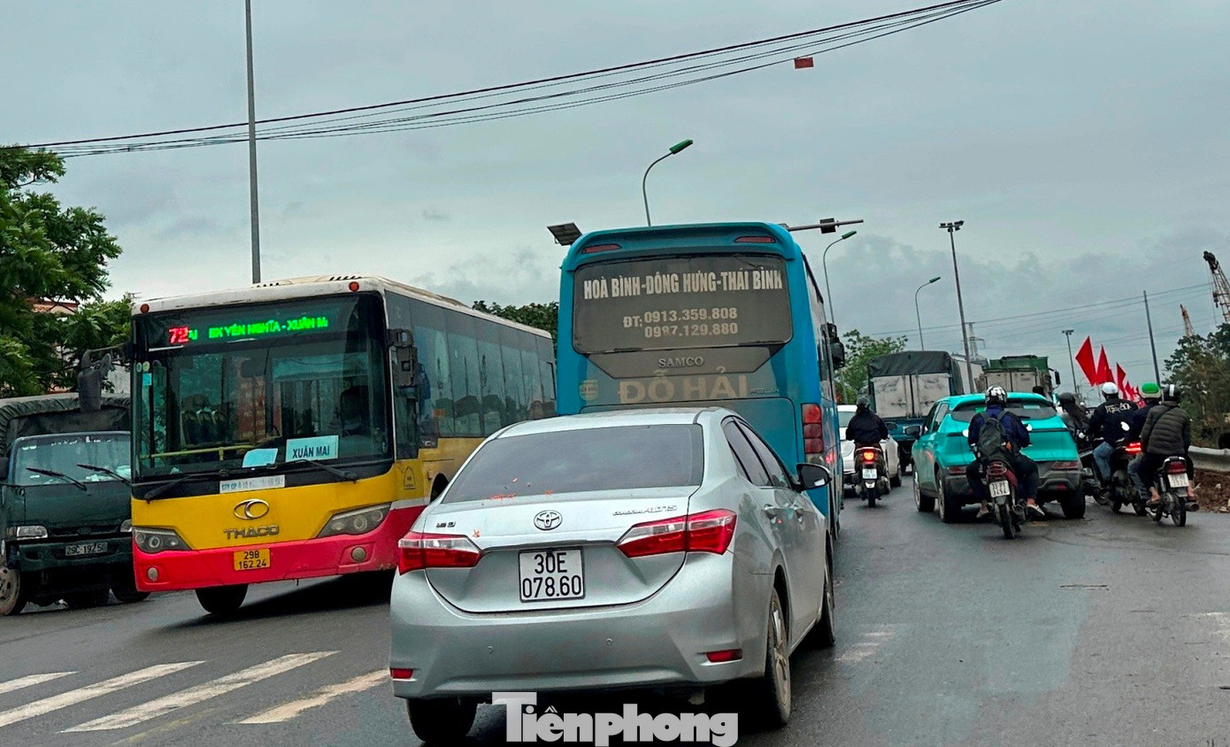 Dự án mở rộng QL6 qua 3 phường Hà Nội: Nhiều đoạn vẫn ‘tê liệt’ vì vướng mặt bằng - Ảnh 6