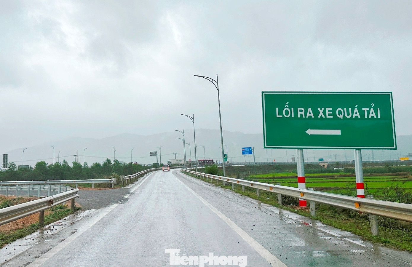 Tận thấy các trạm thu phí tự động hiện đại vừa vận hành trên cao tốc Bắc - Nam - Ảnh 6