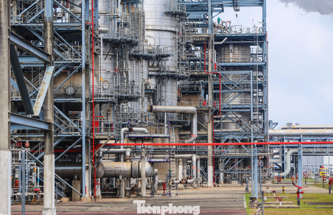 Cận cảnh nhà máy lọc hóa dầu lớn nhất nước - Ảnh 3