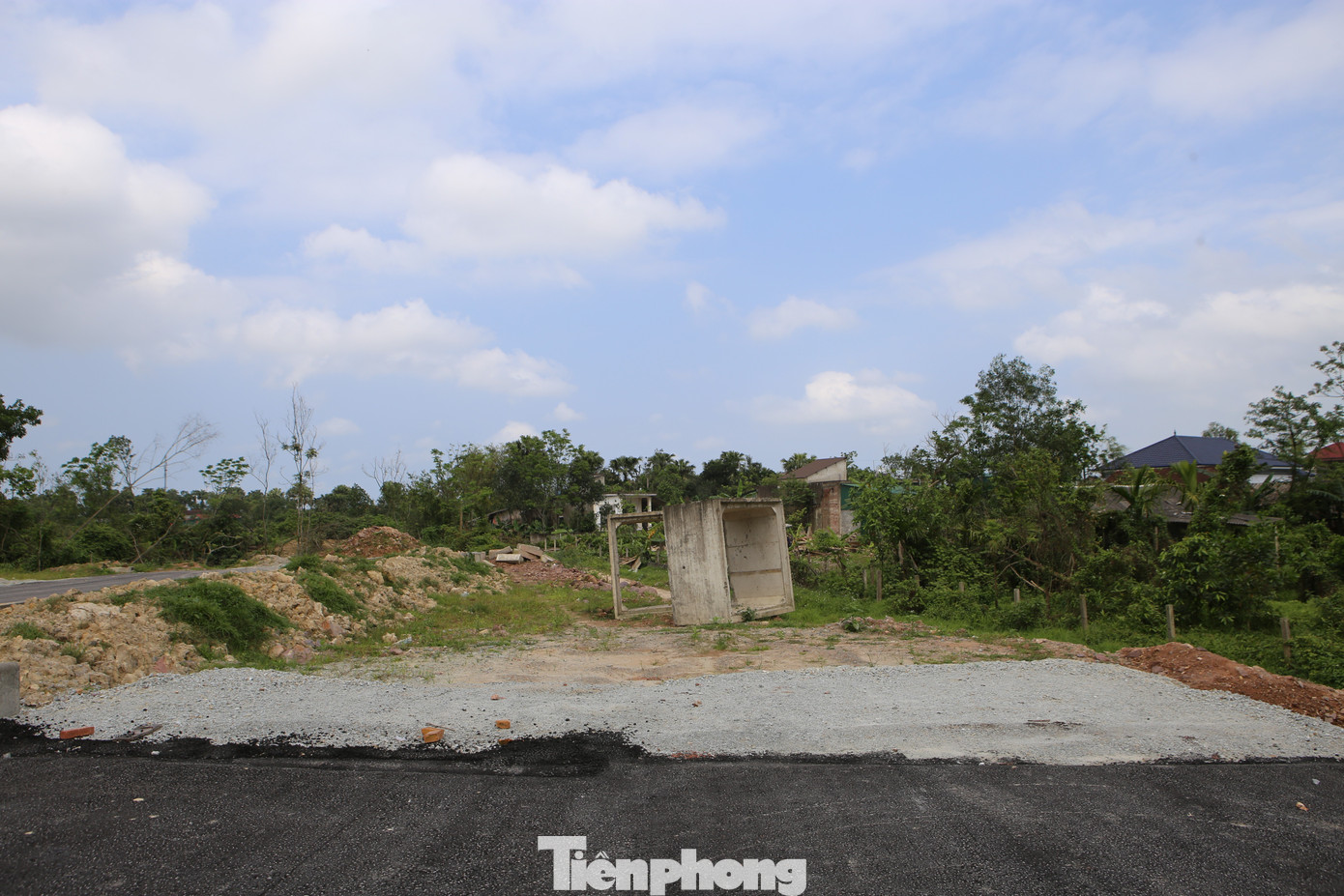 Đường hơn 500 tỷ đồng kết nối cao tốc Bắc - Nam 'đứt đoạn' vì vướng mặt bằng - Ảnh 9