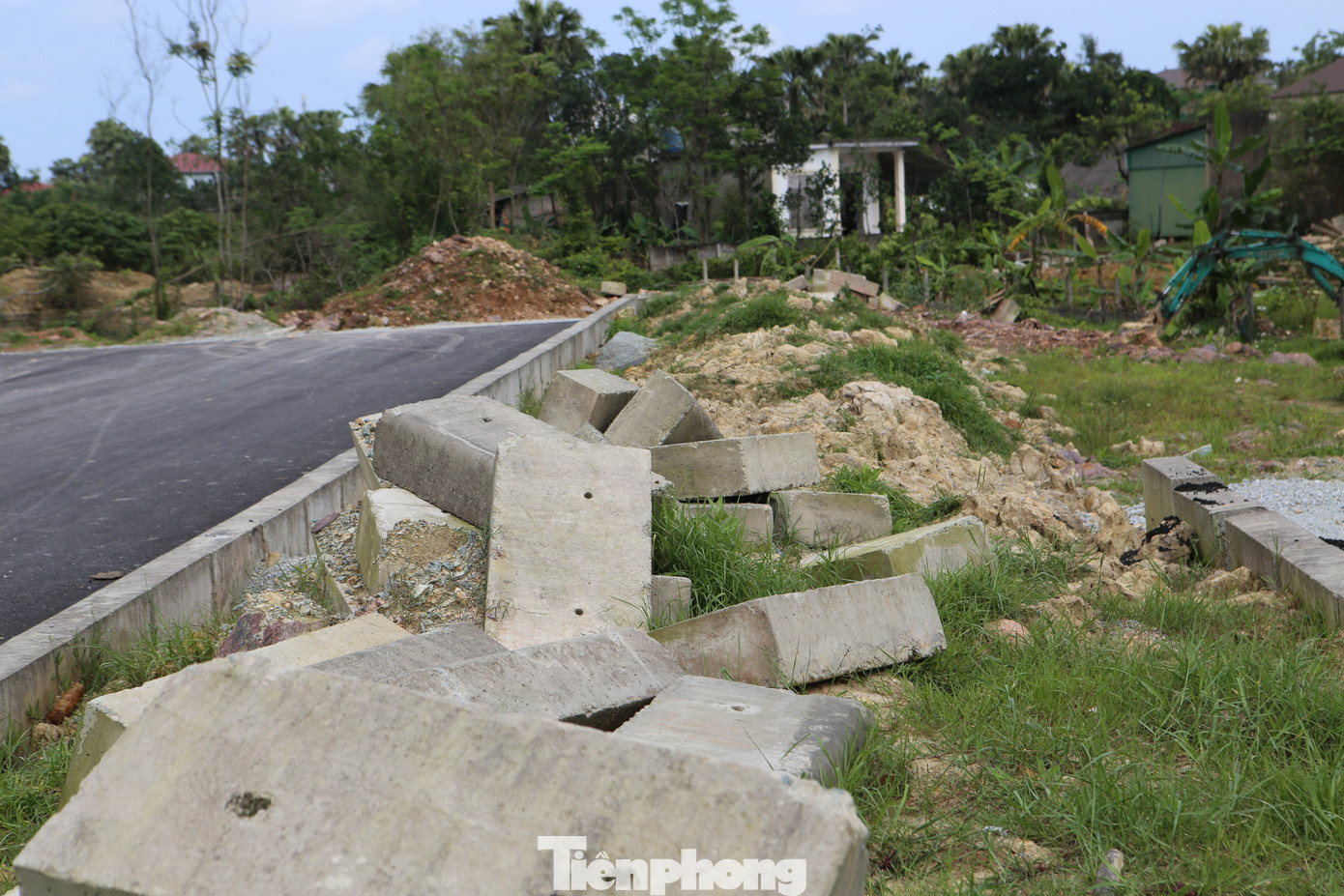 Đường hơn 500 tỷ đồng kết nối cao tốc Bắc - Nam 'đứt đoạn' vì vướng mặt bằng - Ảnh 6