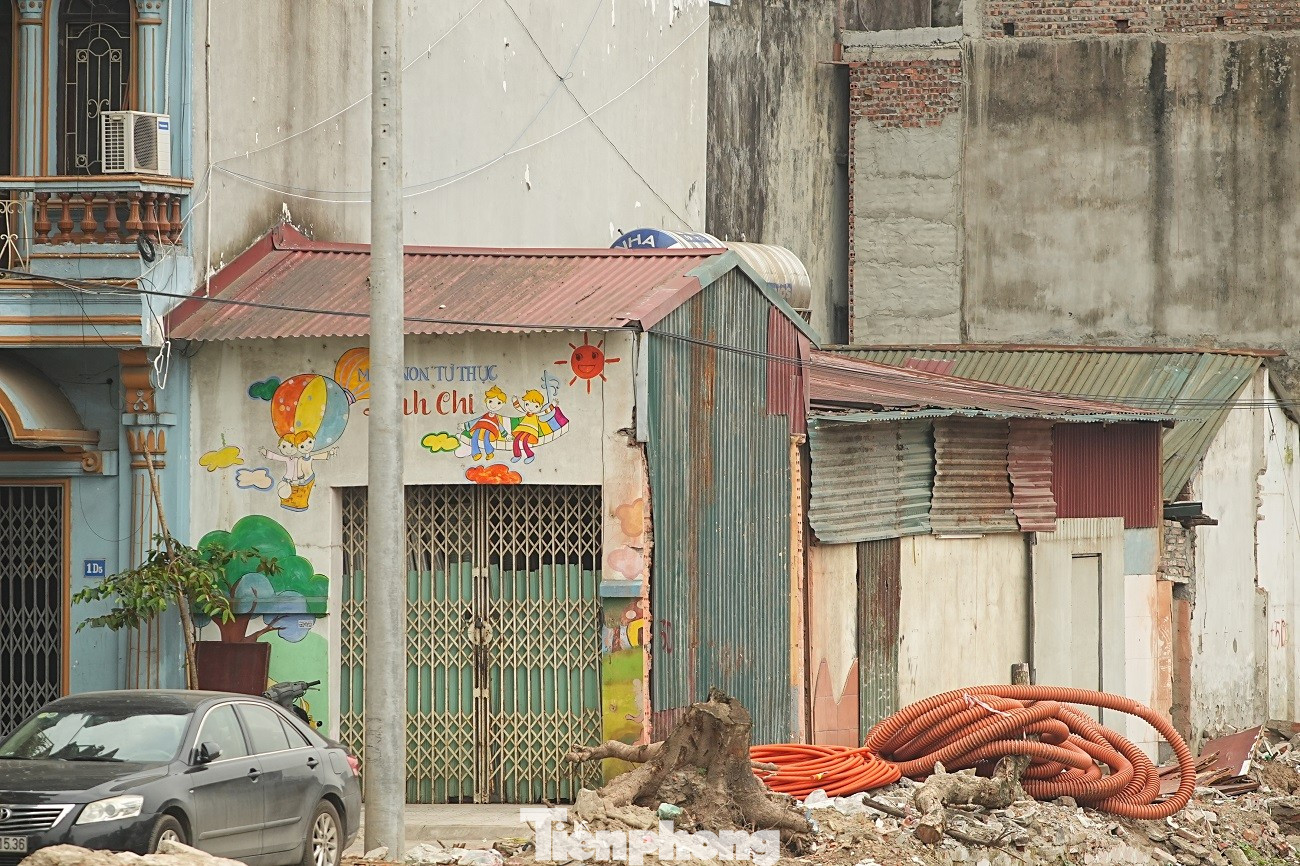 Kiến trúc kỳ dị của những căn nhà mặt đường Vành đai 1 Hà Nội - Ảnh 10