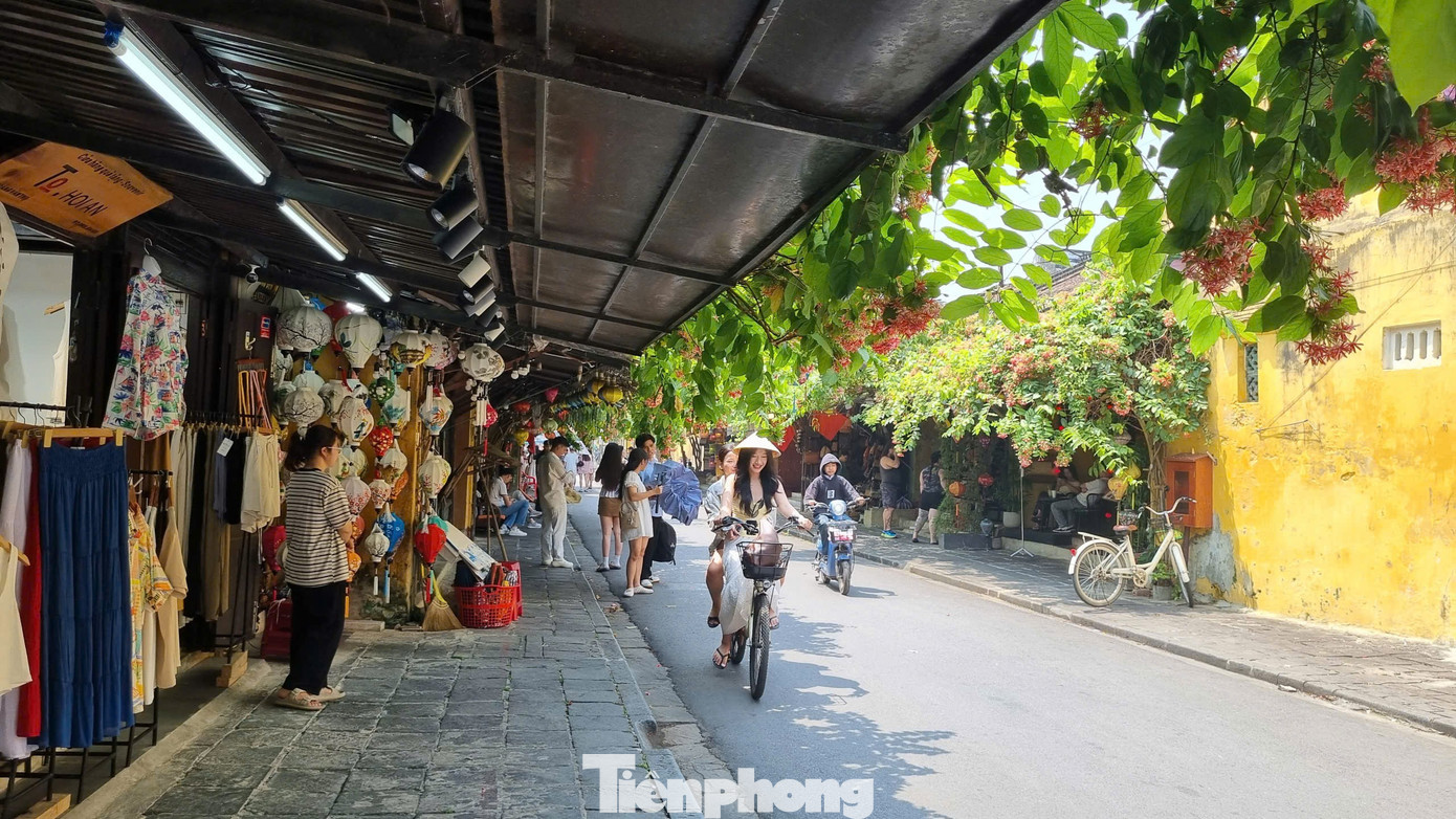 Diện mạo 'lạ' của phố cổ Hội An trước giờ G ‘siết’ vỉa hè - Ảnh 5