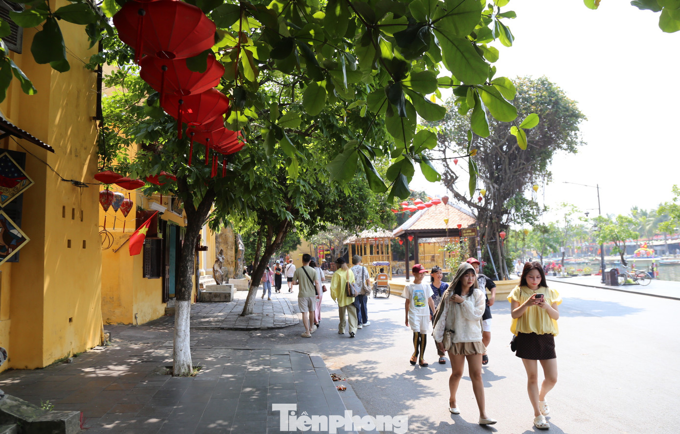 Diện mạo 'lạ' của phố cổ Hội An trước giờ G ‘siết’ vỉa hè - Ảnh 7