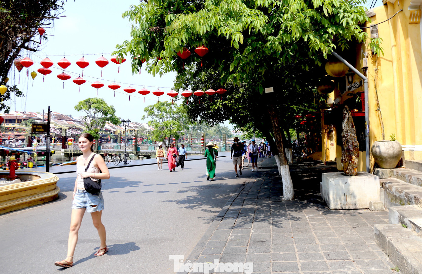 Diện mạo 'lạ' của phố cổ Hội An trước giờ G ‘siết’ vỉa hè - Ảnh 4