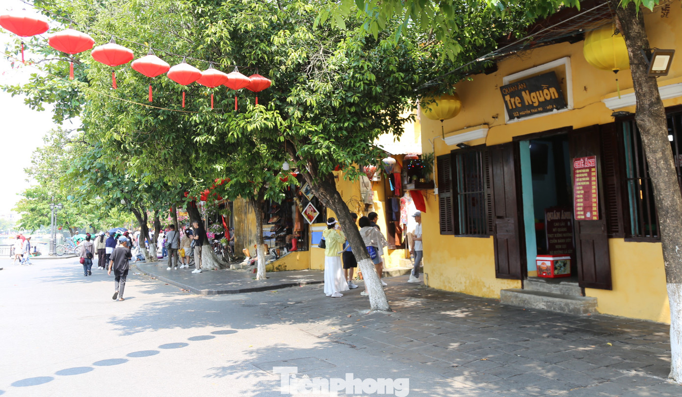 Diện mạo 'lạ' của phố cổ Hội An trước giờ G ‘siết’ vỉa hè - Ảnh 12
