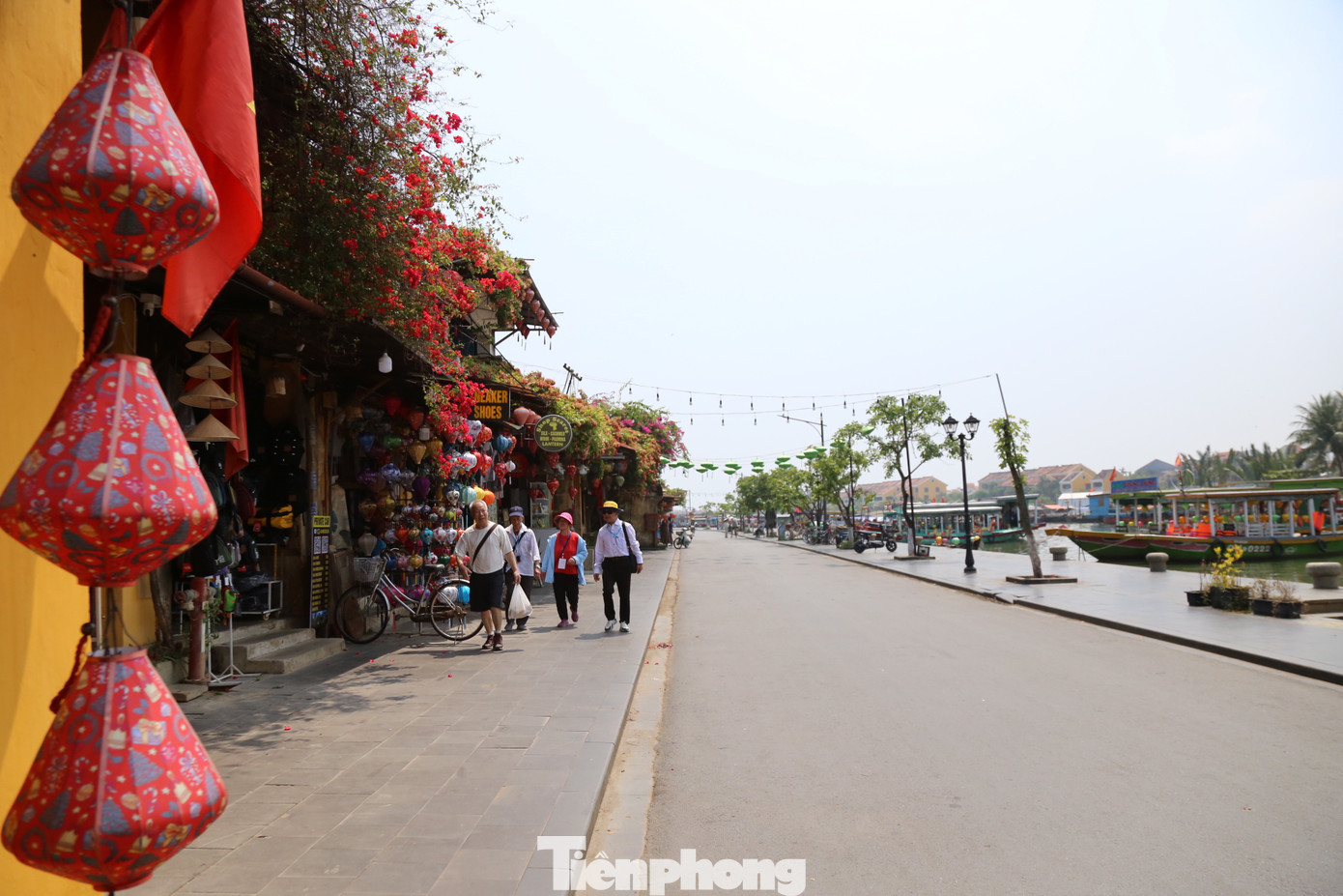Diện mạo 'lạ' của phố cổ Hội An trước giờ G ‘siết’ vỉa hè - Ảnh 11