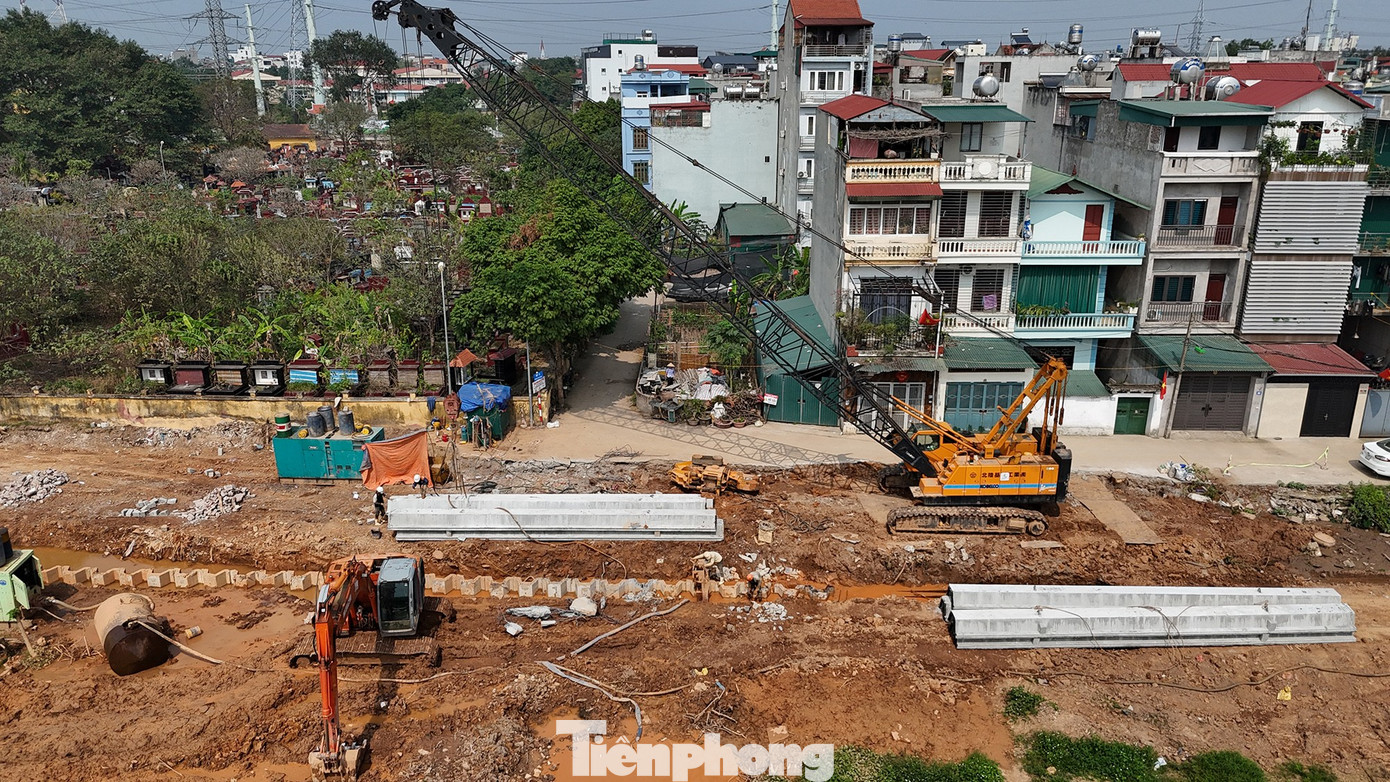 Cận cảnh tuyến bổ cập nước sông Tô Lịch trị giá 869 tỷ đồng đang thành hình - Ảnh 13