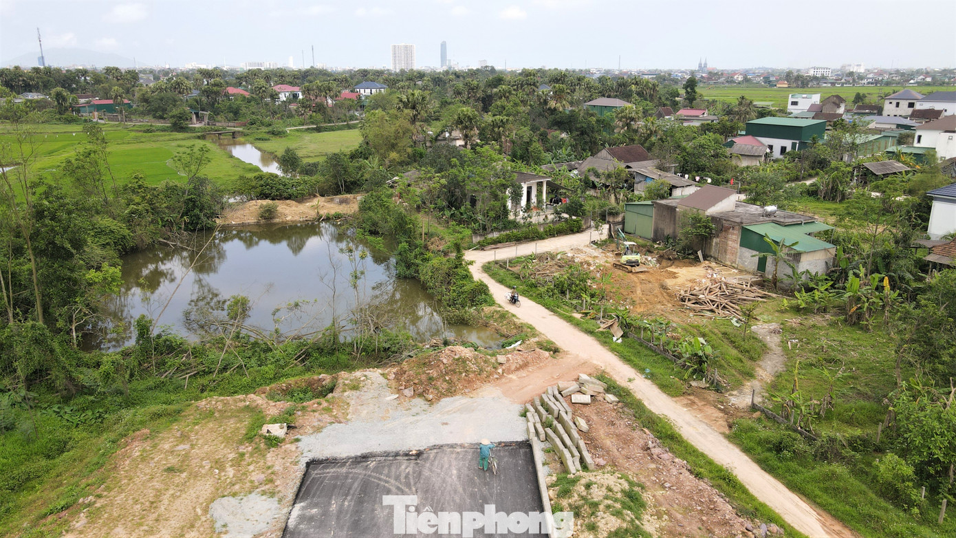 Đường hơn 500 tỷ đồng kết nối cao tốc Bắc - Nam 'đứt đoạn' vì vướng mặt bằng - Ảnh 10