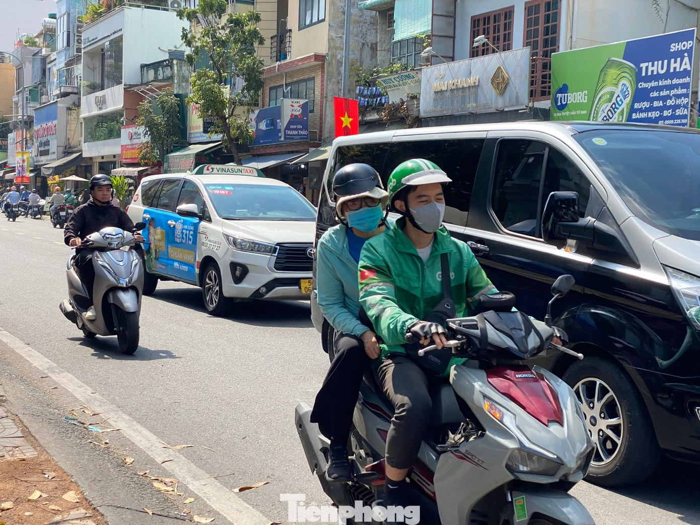 Tài xế Grab, Be sốt ruột giá xăng dầu, lo chi phí 'bào mòn' thu nhập - Ảnh 3