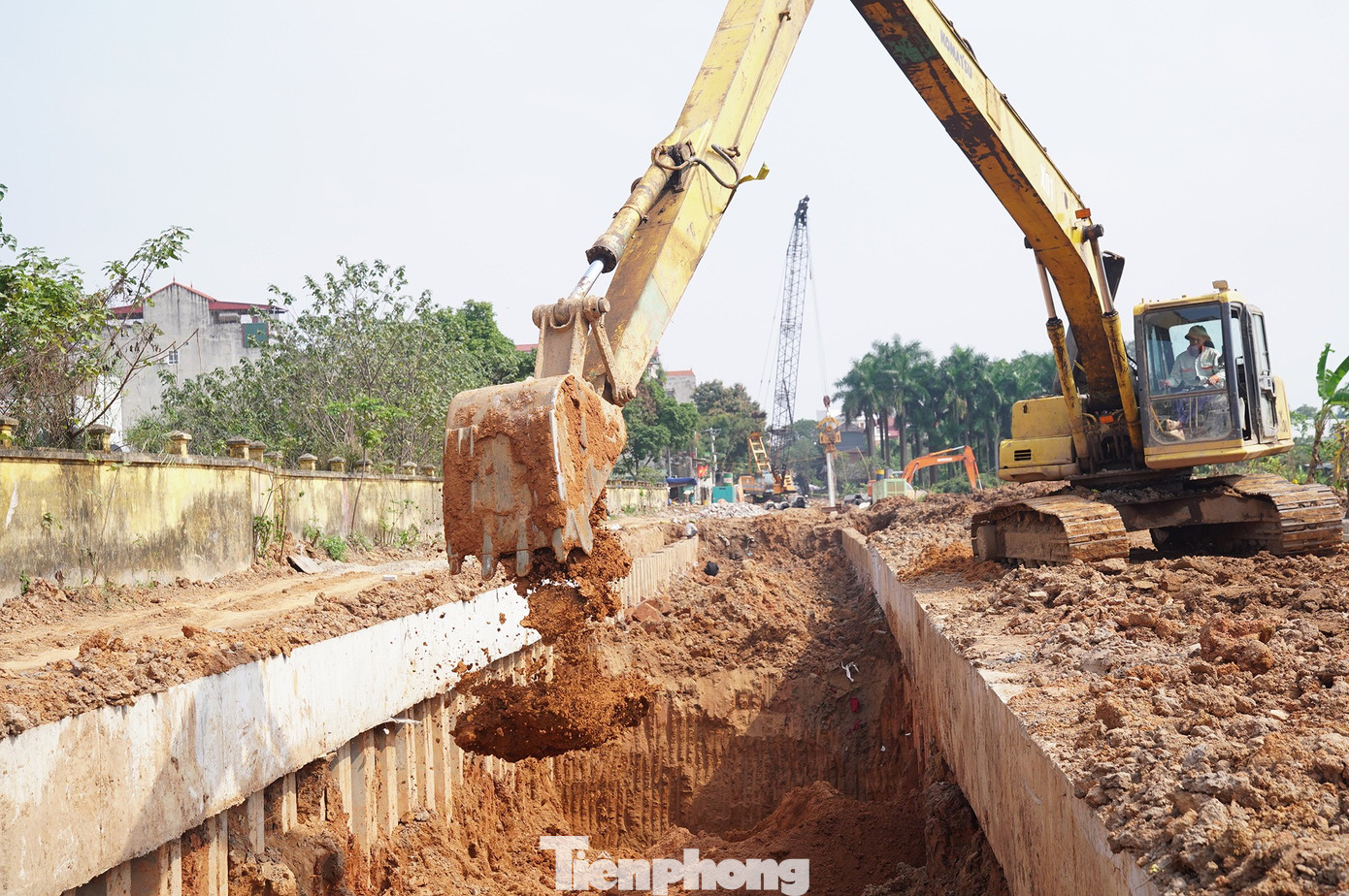 Cận cảnh tuyến bổ cập nước sông Tô Lịch trị giá 869 tỷ đồng đang thành hình - Ảnh 12