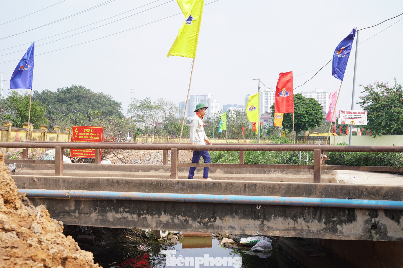 Cận cảnh tuyến bổ cập nước sông Tô Lịch trị giá 869 tỷ đồng đang thành hình - Ảnh 6