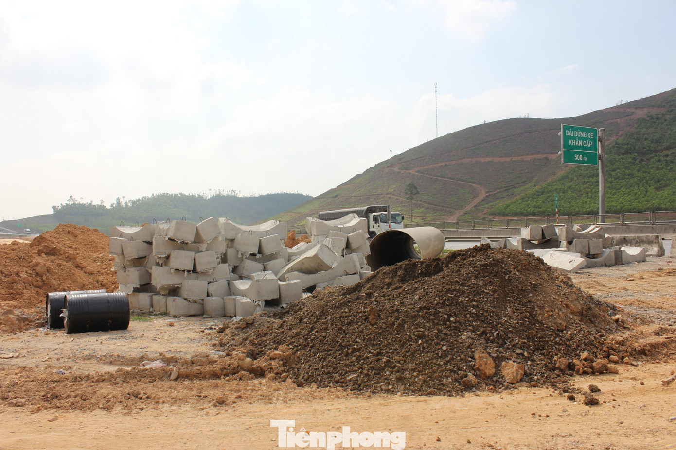 Dự án giao thông nguy cơ 'vỡ' tiến độ vì khan hiếm xăng dầu, vật liệu tăng giá - Ảnh 3