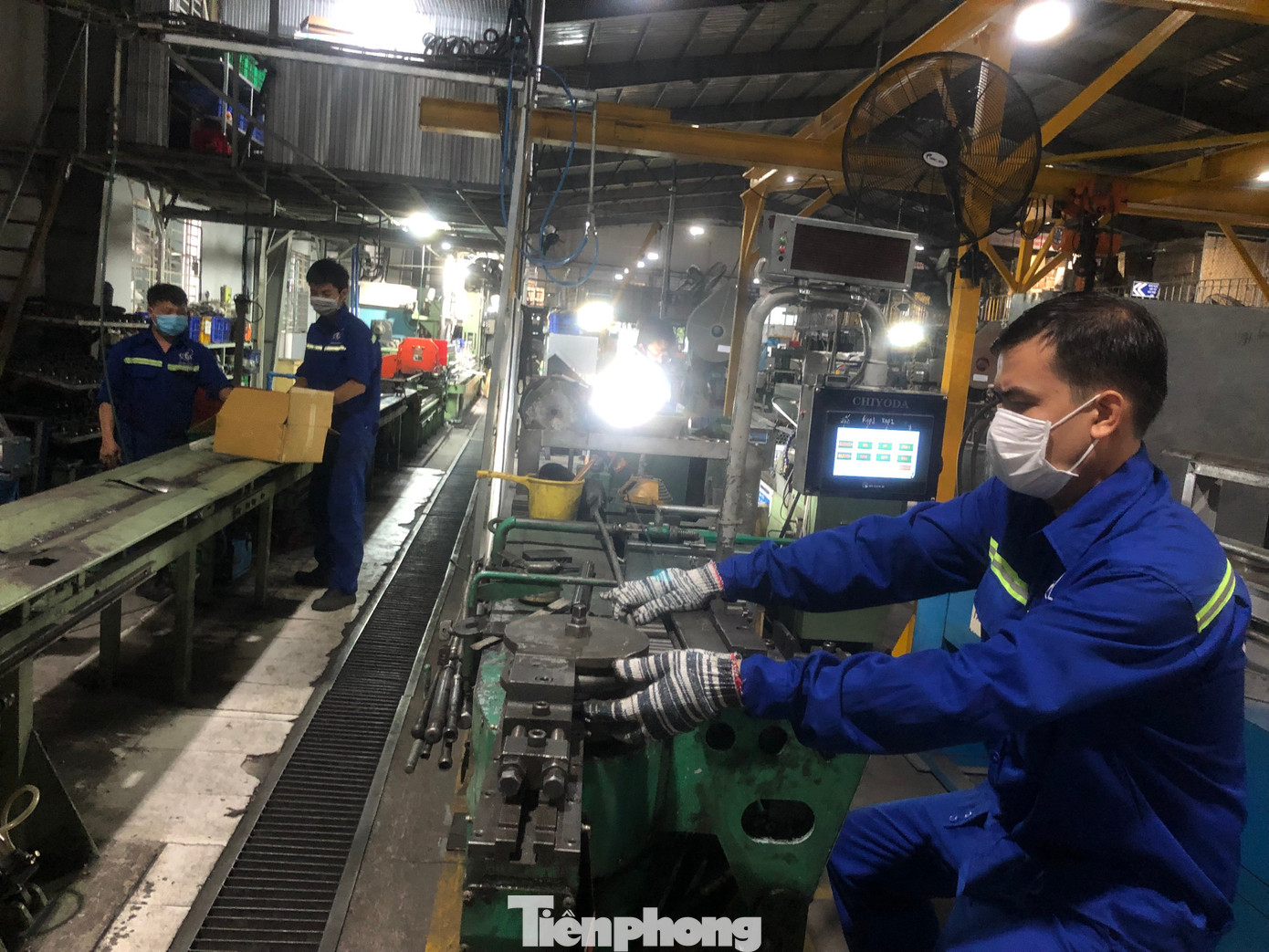 Hàng Việt đi Trung Đông: 'Trễ 15-20 ngày là lỡ mùa bán, kéo dài vài tháng coi như mất cả đơn hàng' - Ảnh 2