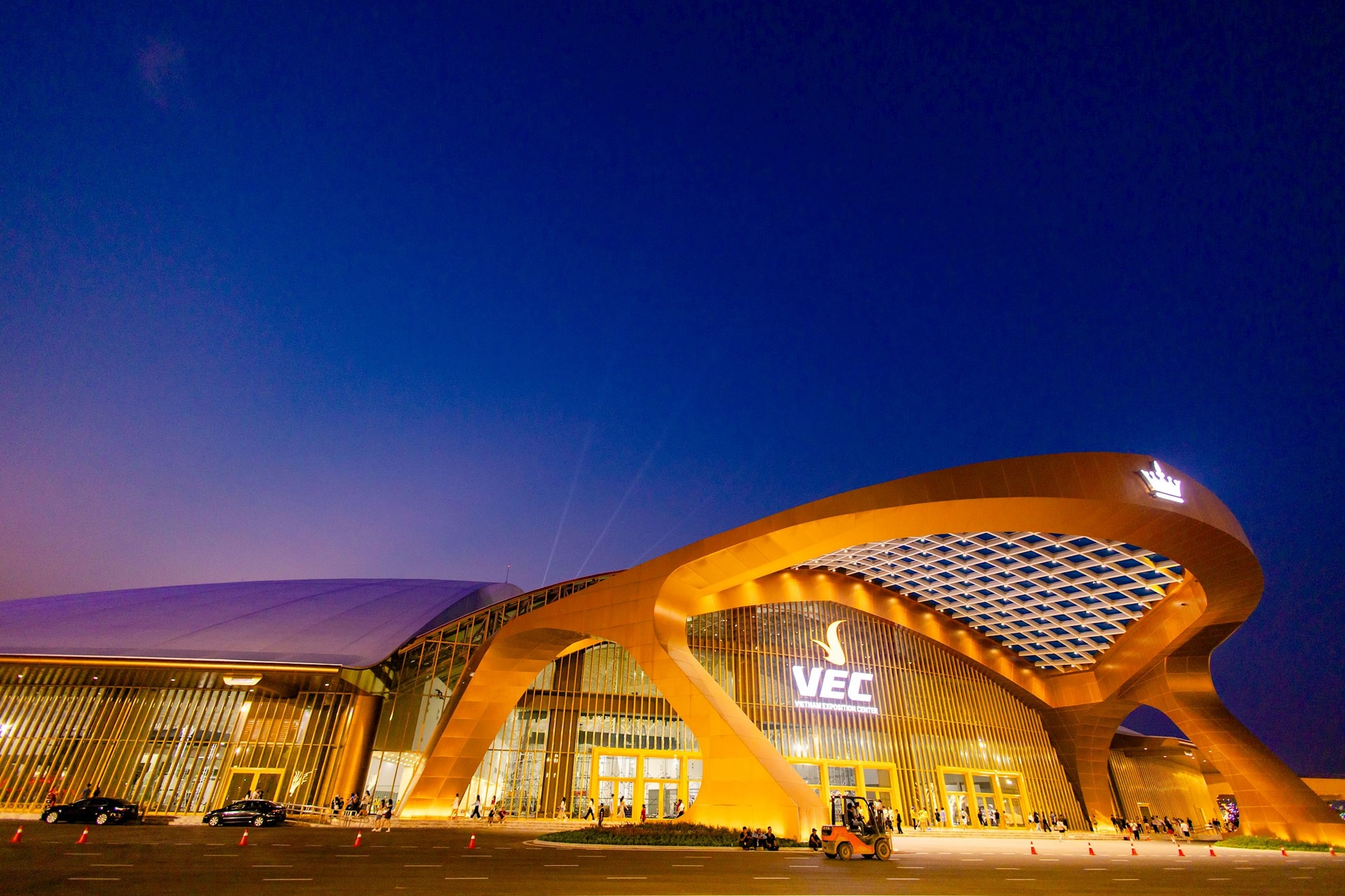 Việt Nam sở hữu tổ hợp triển lãm rộng 900.000m2 lớn nhất Đông Nam Á, lập kỷ lục chưa từng có: Huy động 24.000 tấn thép, 1.000 người làm việc xuyên suốt 300 ngày đêm - Ảnh 4