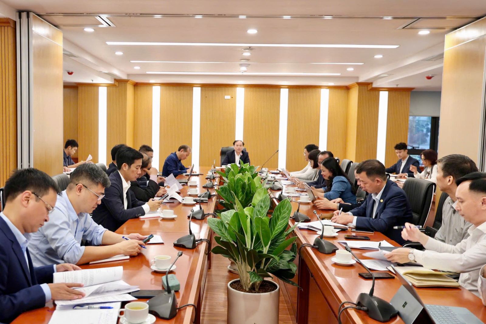 Chưa từng có trong lịch sử: Việt Nam cần hơn 100.000 nhân lực để triển khai đường sắt tốc độ cao Bắc – Nam cùng loạt dự án đường sắt hàng trăm tỷ USD - Ảnh 1