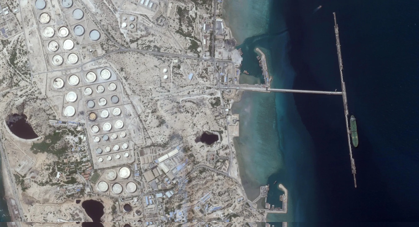 Mỹ tuyên bố xóa sổ mọi mục tiêu quân sự ở "trái tim dầu mỏ" Iran - Ảnh 1