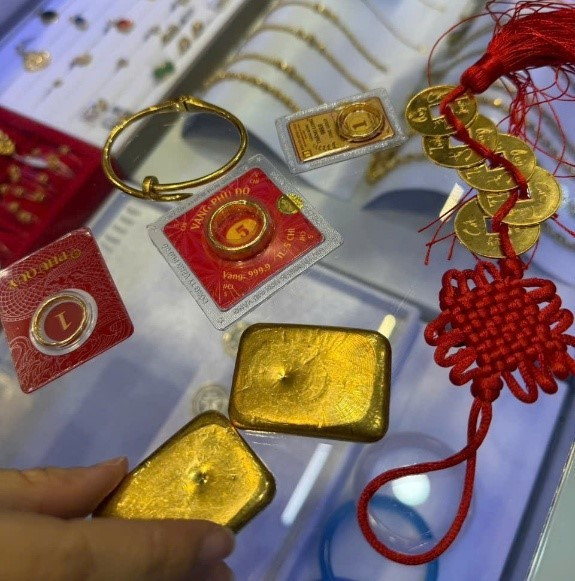 Hà Nội: Kịp thời ngăn nữ sinh bán 114 chỉ vàng để chuyển tiền cho kẻ lừa đảo - Ảnh 1