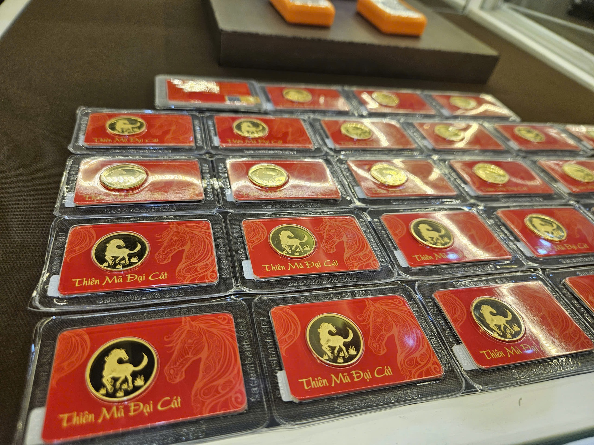 Giá vàng hôm nay 1-3: Đồng loạt dự báo tăng, token vàng có lúc lên 5.500 USD - Ảnh 1